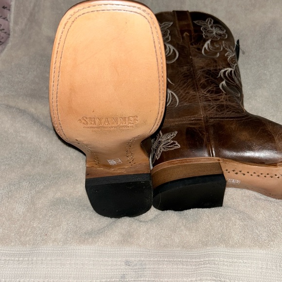 Bootbarn Boots for sell! - Picture 4 of 6